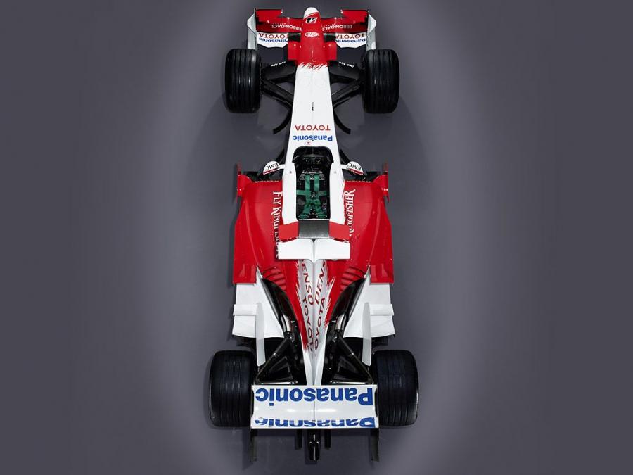  Toyota TF107 2007 года  (фото 28 из 31)